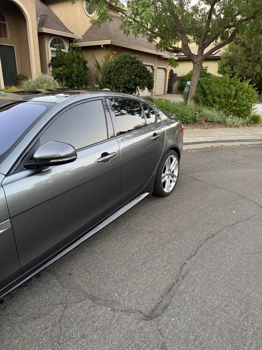 2018 Jaguar XE - Image 5 of 14
