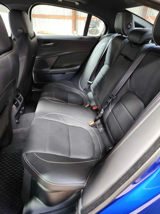 2018 Jaguar XE - Image 15 of 16