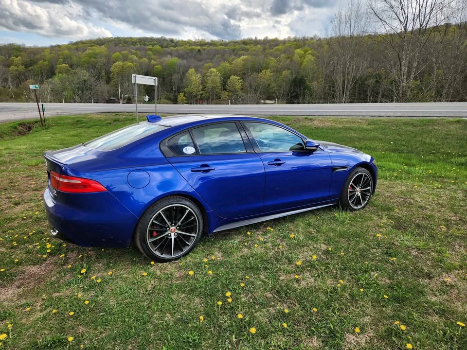 2018 Jaguar XE - Image 5 of 16