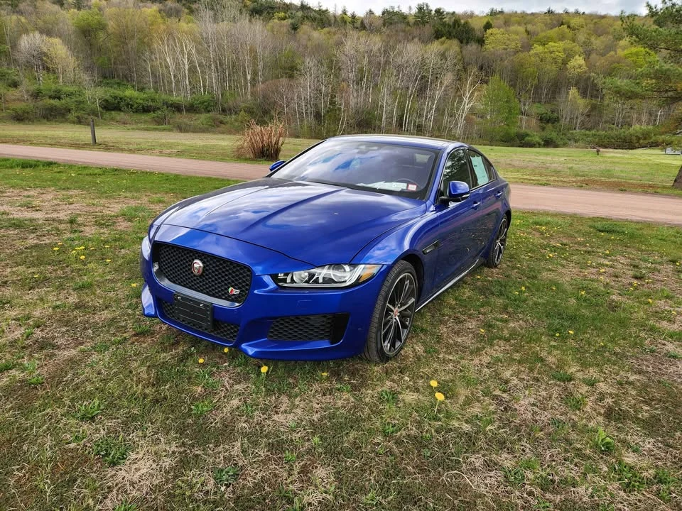 2018 Jaguar XE - Image 2 of 16