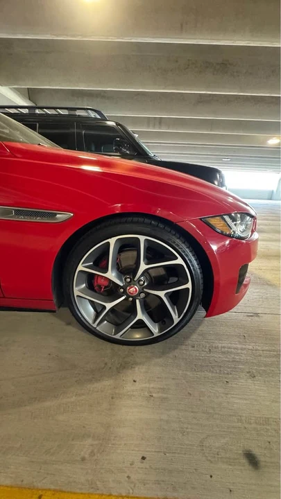 2018 Jaguar XE - Image 2 of 8