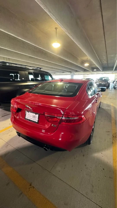 2018 Jaguar XE - Image 5 of 8