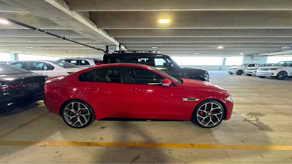 2018 Jaguar XE - Image 3 of 8