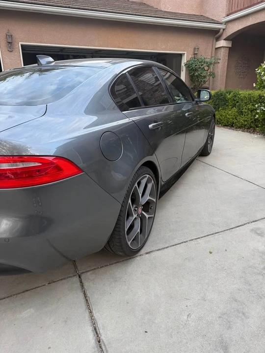 2018 Jaguar XE - Image 7 of 14