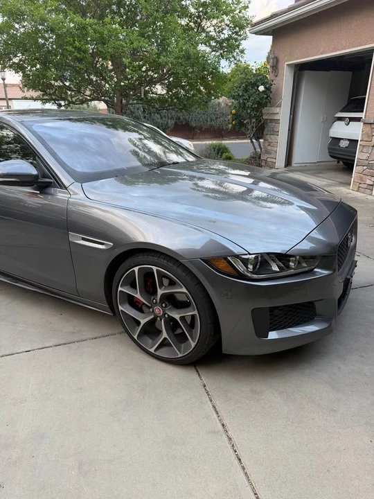 2018 Jaguar XE - Image 5 of 14