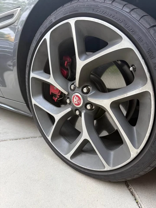 2018 Jaguar XE - Image 9 of 14