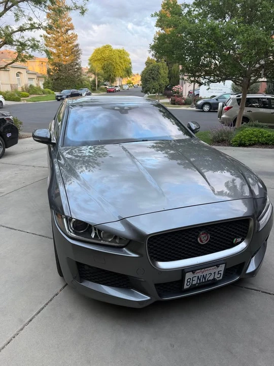 2018 Jaguar XE - Image 2 of 14