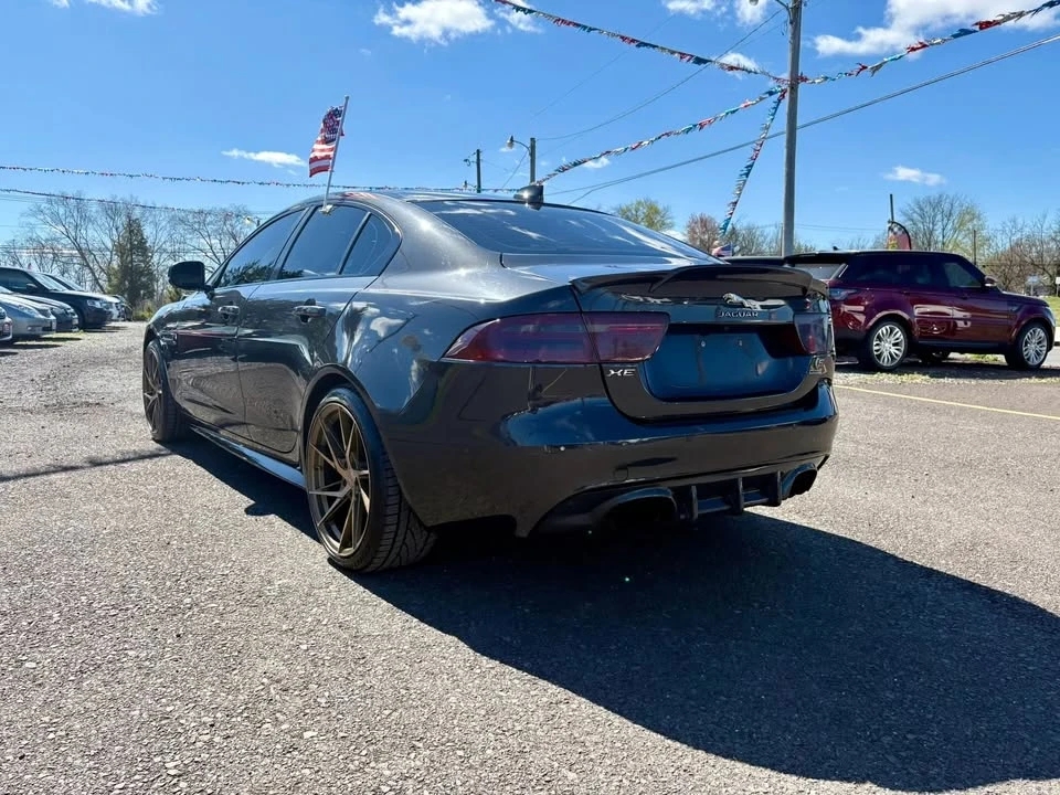 2018 Jaguar XE - Image 2 of 15