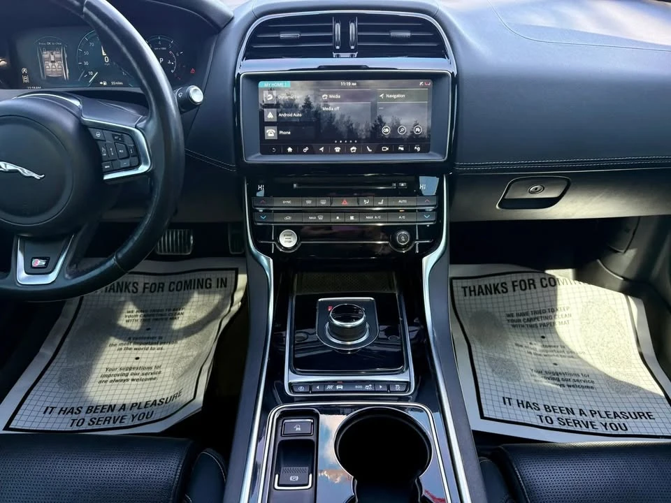 2018 Jaguar XE - Image 12 of 15