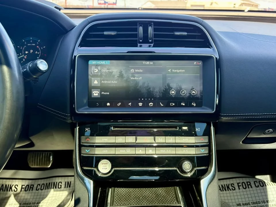 2018 Jaguar XE - Image 13 of 15
