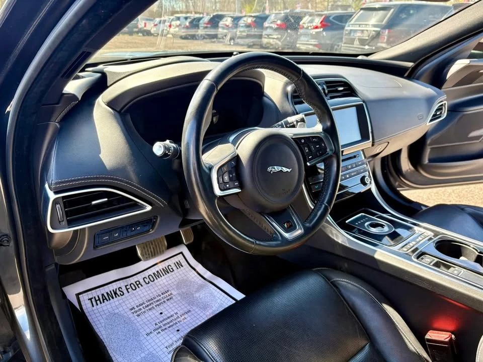2018 Jaguar XE - Image 7 of 15
