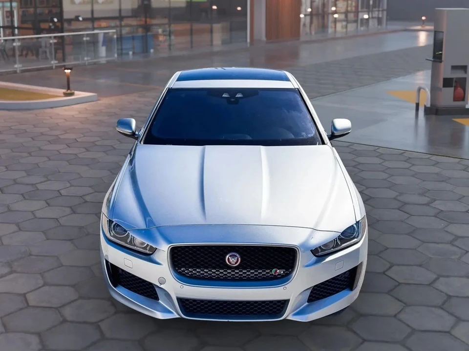 2018 Jaguar XE - Image 4 of 20