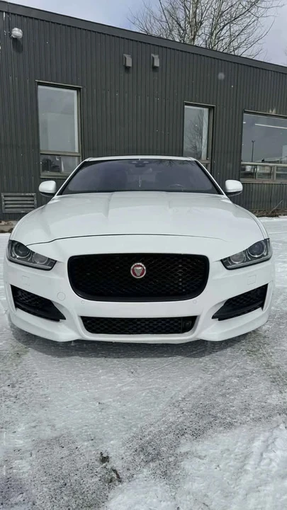 2018 Jaguar XE - Image 2 of 18