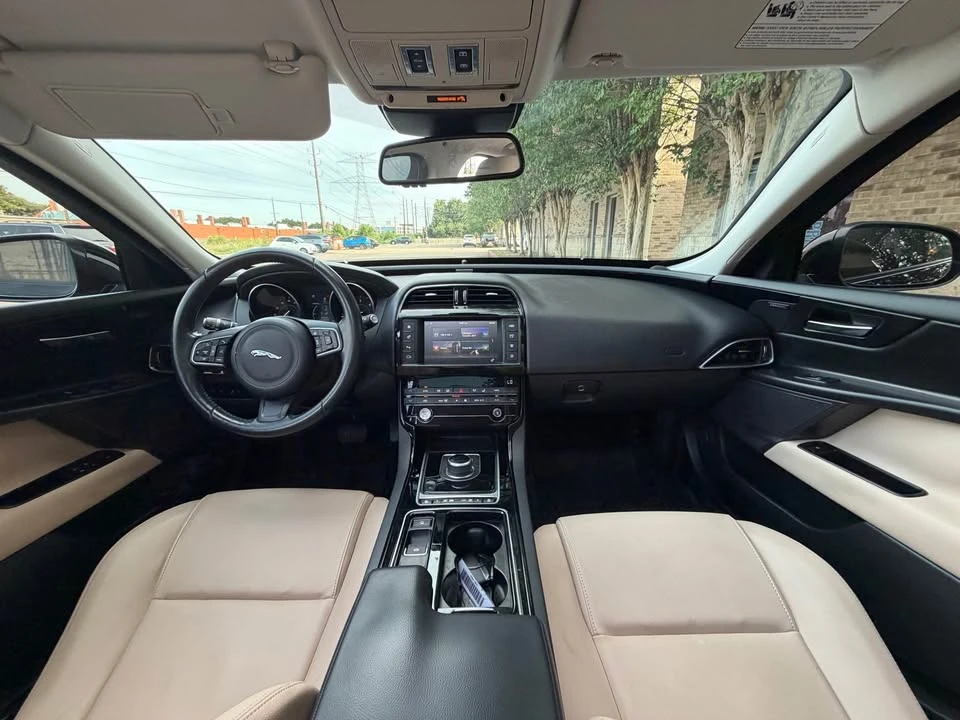2018 Jaguar XE - Image 11 of 19