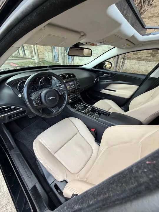 2018 Jaguar XE - Image 14 of 19