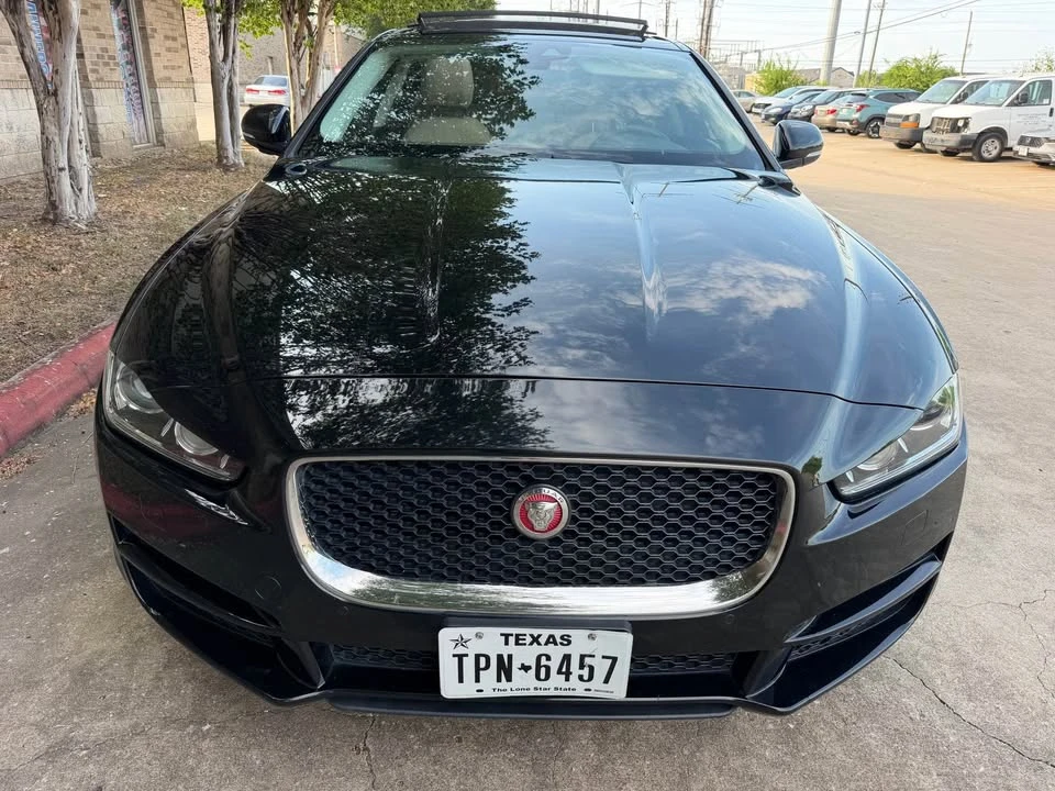 2018 Jaguar XE - Image 2 of 19