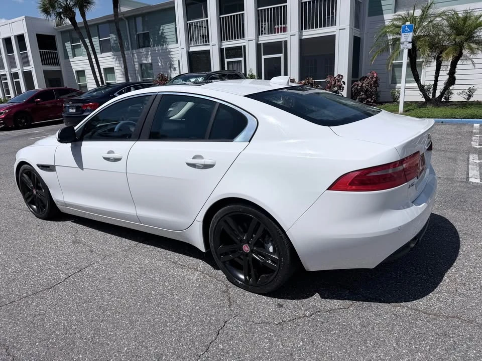 2018 Jaguar XE - Image 5 of 18