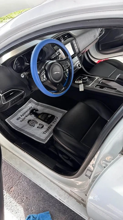 2018 Jaguar XE - Image 13 of 18