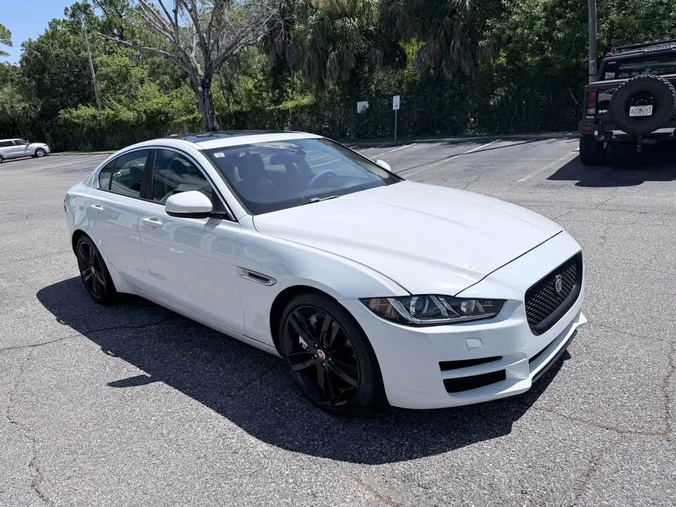 2018 Jaguar XE - Image 2 of 18