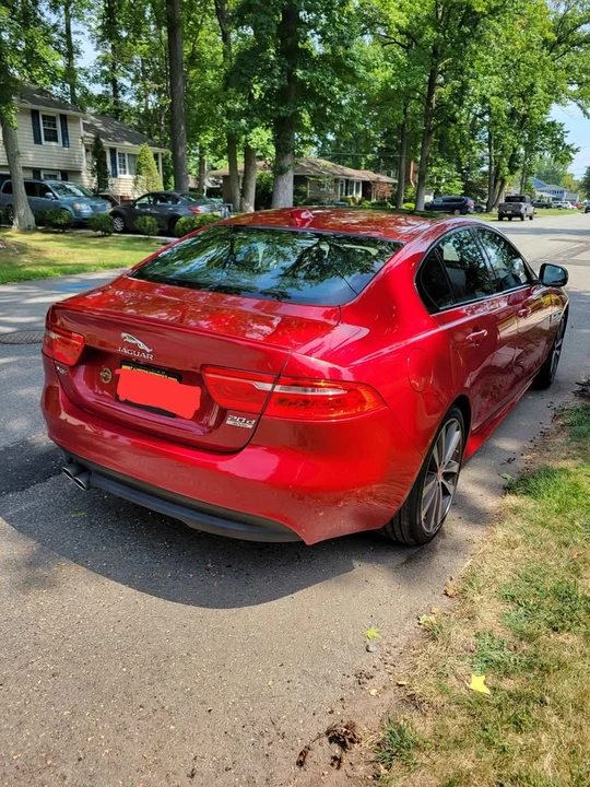 2018 Jaguar XE - Image 4 of 9