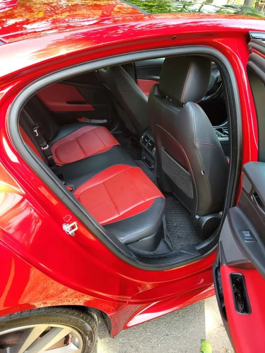 2018 Jaguar XE - Image 6 of 9