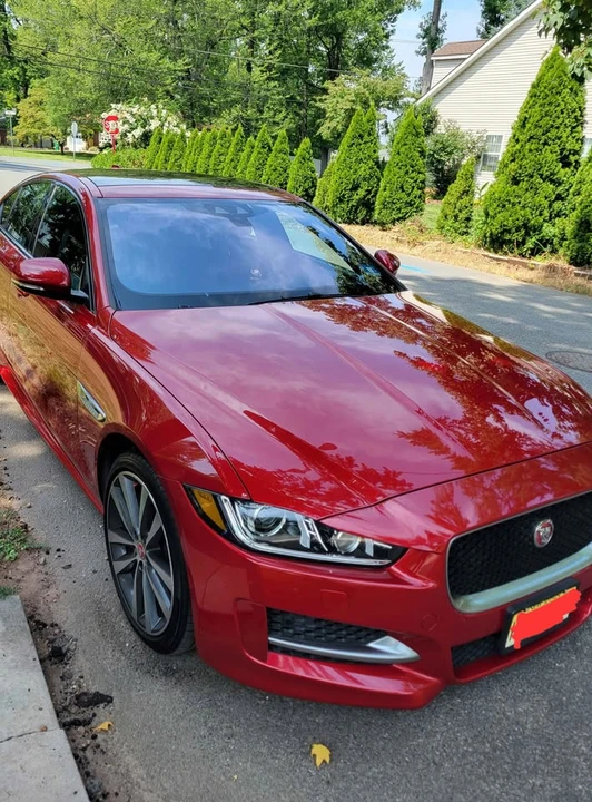 2018 Jaguar XE - Image 2 of 9