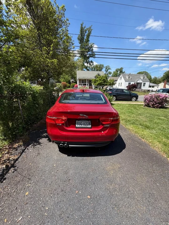 2018 Jaguar XE - Image 4 of 4