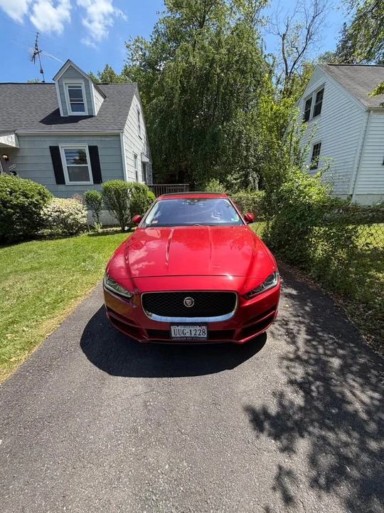 2018 Jaguar XE - Image 2 of 4