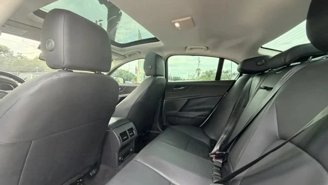 2018 Jaguar XE - Image 18 of 20