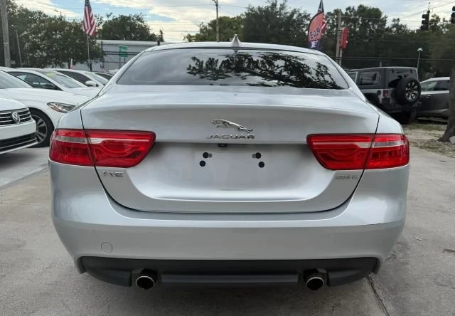 2018 Jaguar XE - Image 7 of 20