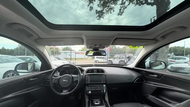 2018 Jaguar XE - Image 13 of 20
