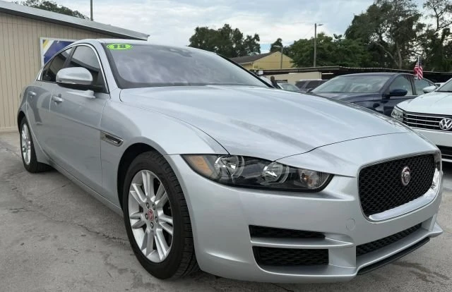 2018 Jaguar XE - Image 4 of 20