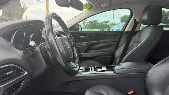 2018 Jaguar XE - Image 10 of 20