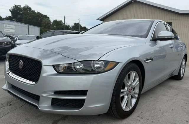 2018 Jaguar XE - Image 2 of 20