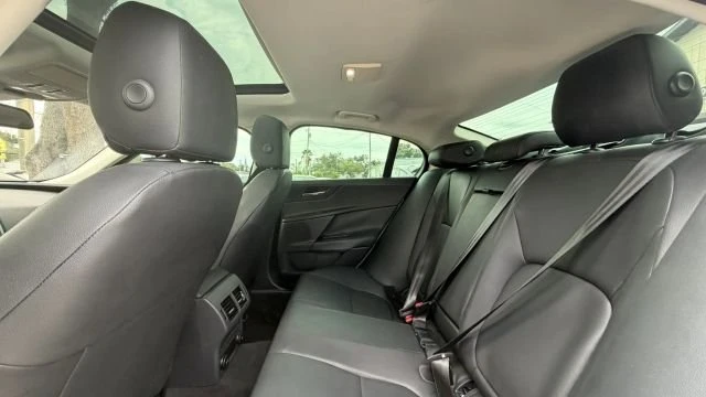 2018 Jaguar XE - Image 19 of 20