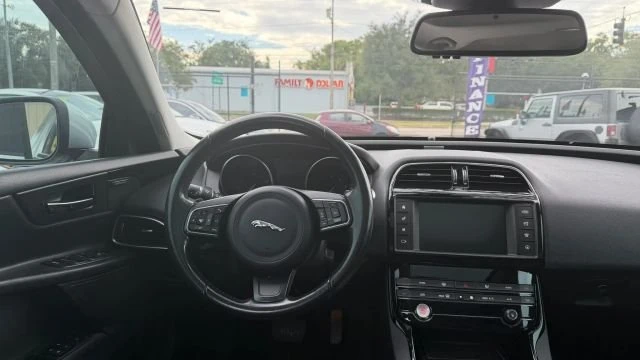 2018 Jaguar XE - Image 11 of 20