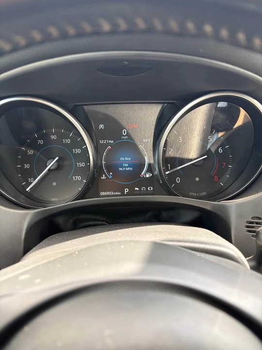 2018 Jaguar XE - Image 9 of 9