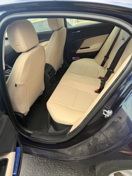 2018 Jaguar XE - Image 5 of 8
