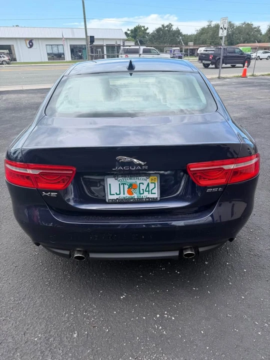 2018 Jaguar XE - Image 3 of 8