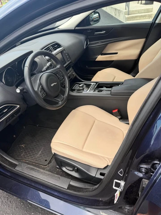 2018 Jaguar XE - Image 6 of 8