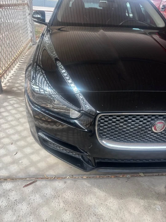 2018 Jaguar XE - Image 2 of 13