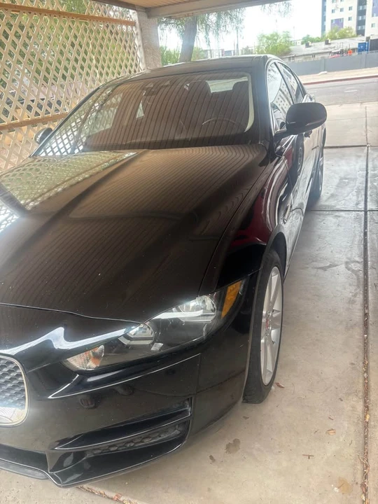 2018 Jaguar XE - Image 3 of 13