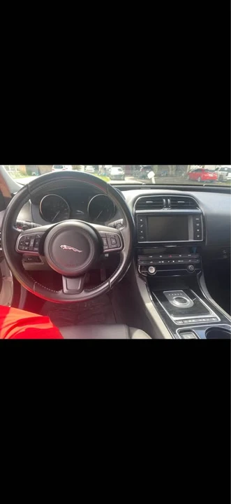 2018 Jaguar XE - Image 5 of 5
