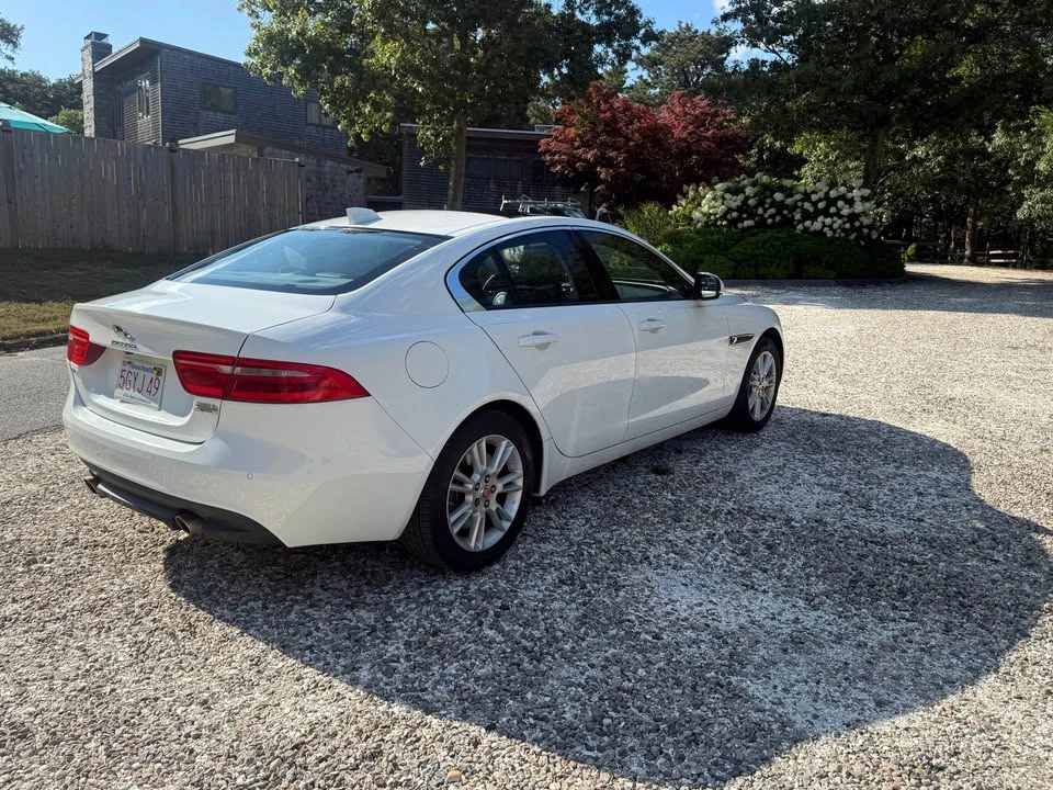 2018 Jaguar XE - Image 6 of 15