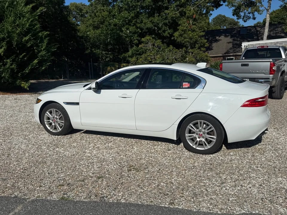 2018 Jaguar XE - Image 3 of 15