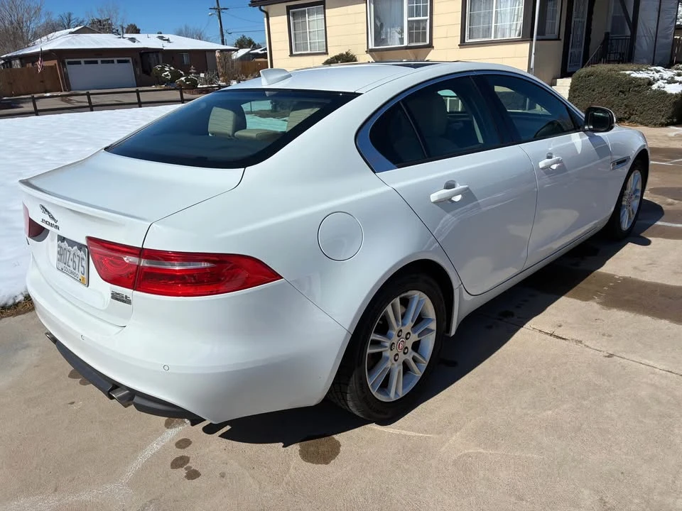 2018 Jaguar XE - Image 3 of 6