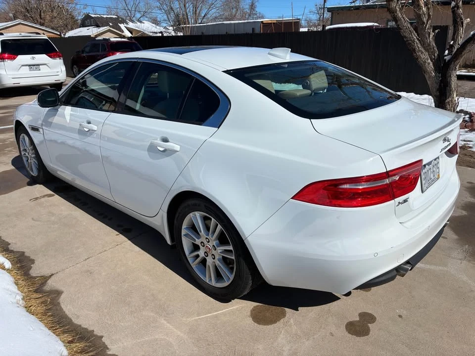 2018 Jaguar XE - Image 4 of 6