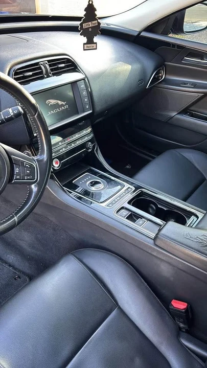 2018 Jaguar XE - Image 2 of 4