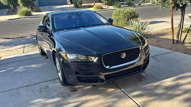 2018 Jaguar XE XE 25t Prestige Sedan 4D