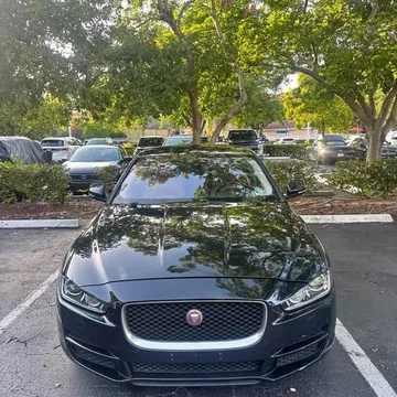 2018 Jaguar XE XE 25t Prestige Sedan 4D
